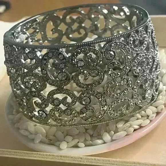 Chunky Silver tone sparkling rhinestone bangle bracelet fillagree detail - Picture 5 of 6